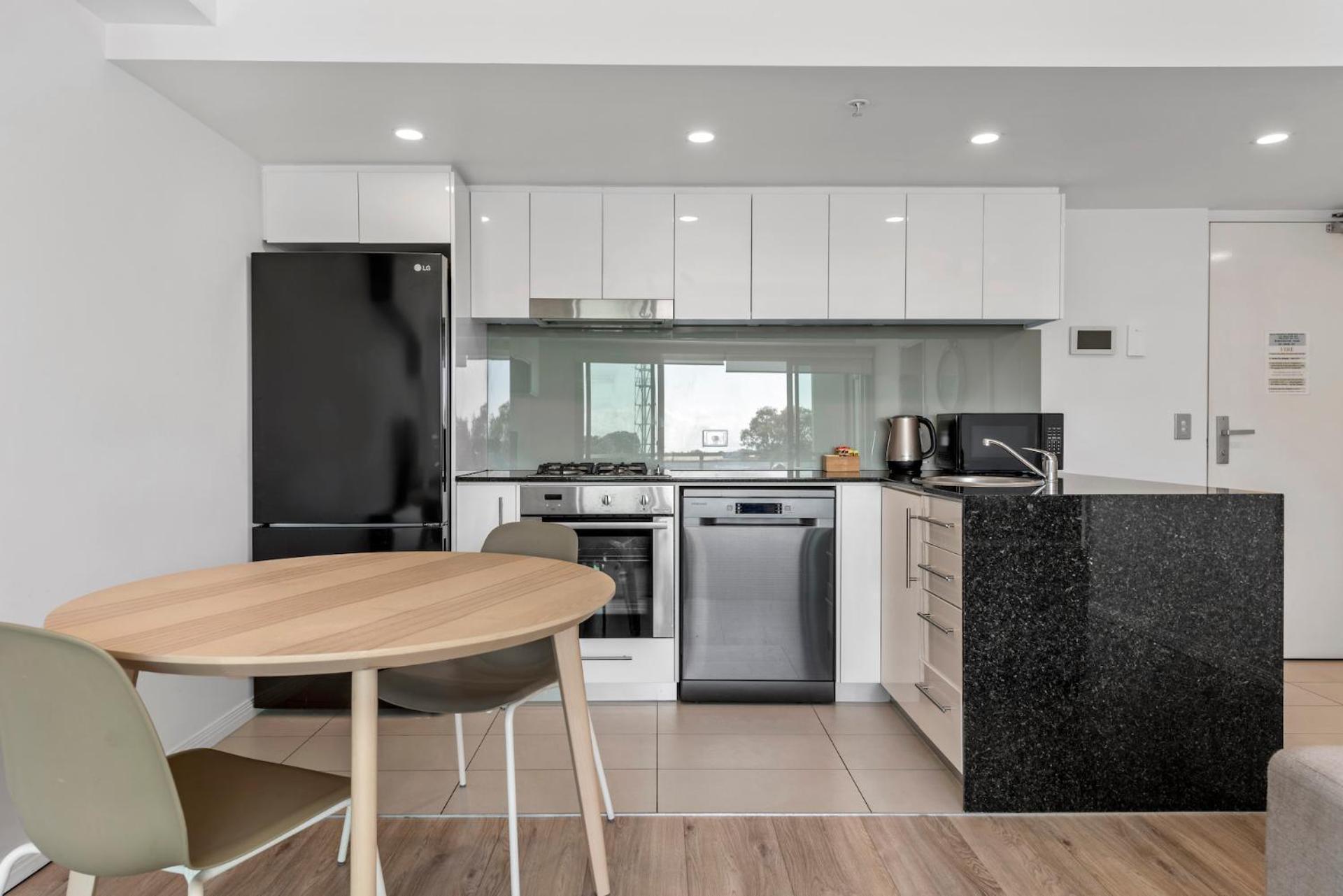 Proximity Waterfront Apartments Redcliffe Buitenkant foto