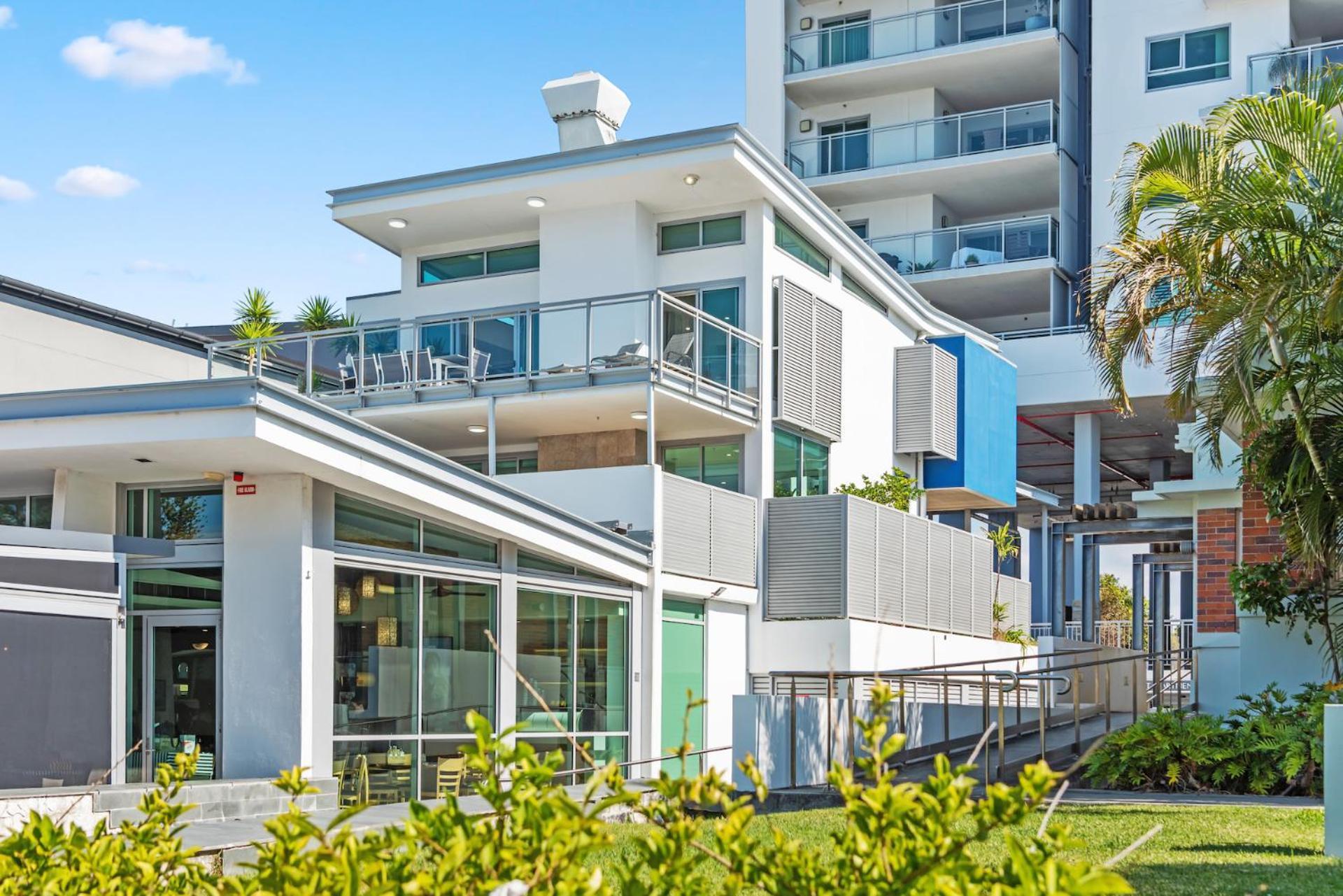 Proximity Waterfront Apartments Redcliffe Buitenkant foto